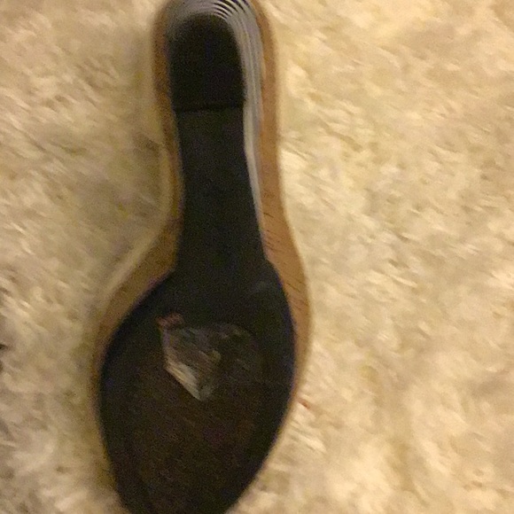 Shoes - Picture 4 of 4